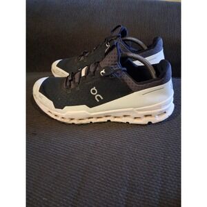 On‎ CloudUltra  Men's Trail Shoe – Black/White Size 11